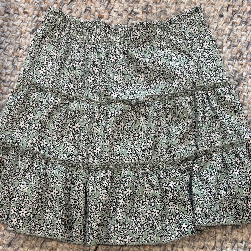 Zara Chic Floral Mini Skort in Green with Elastic Waist